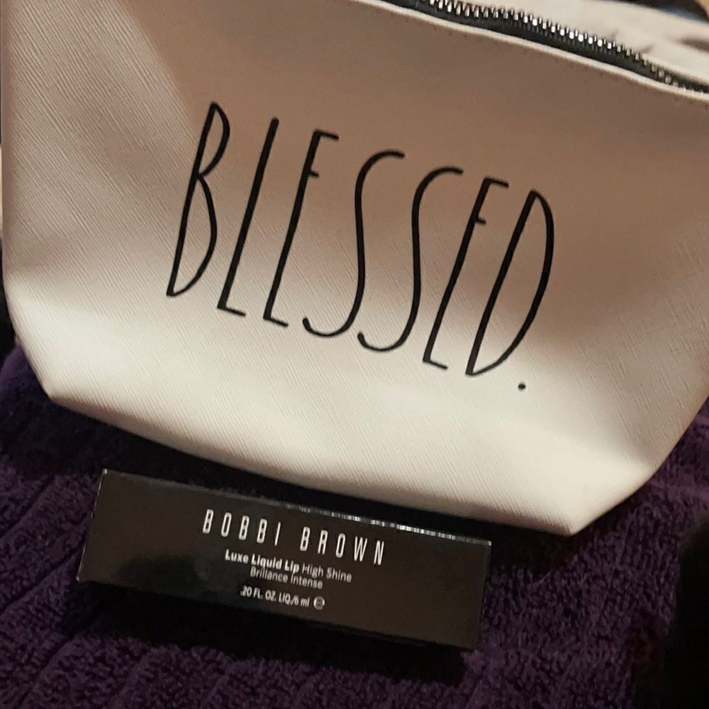 Bobbi brown luxe liquid lip w make up bag